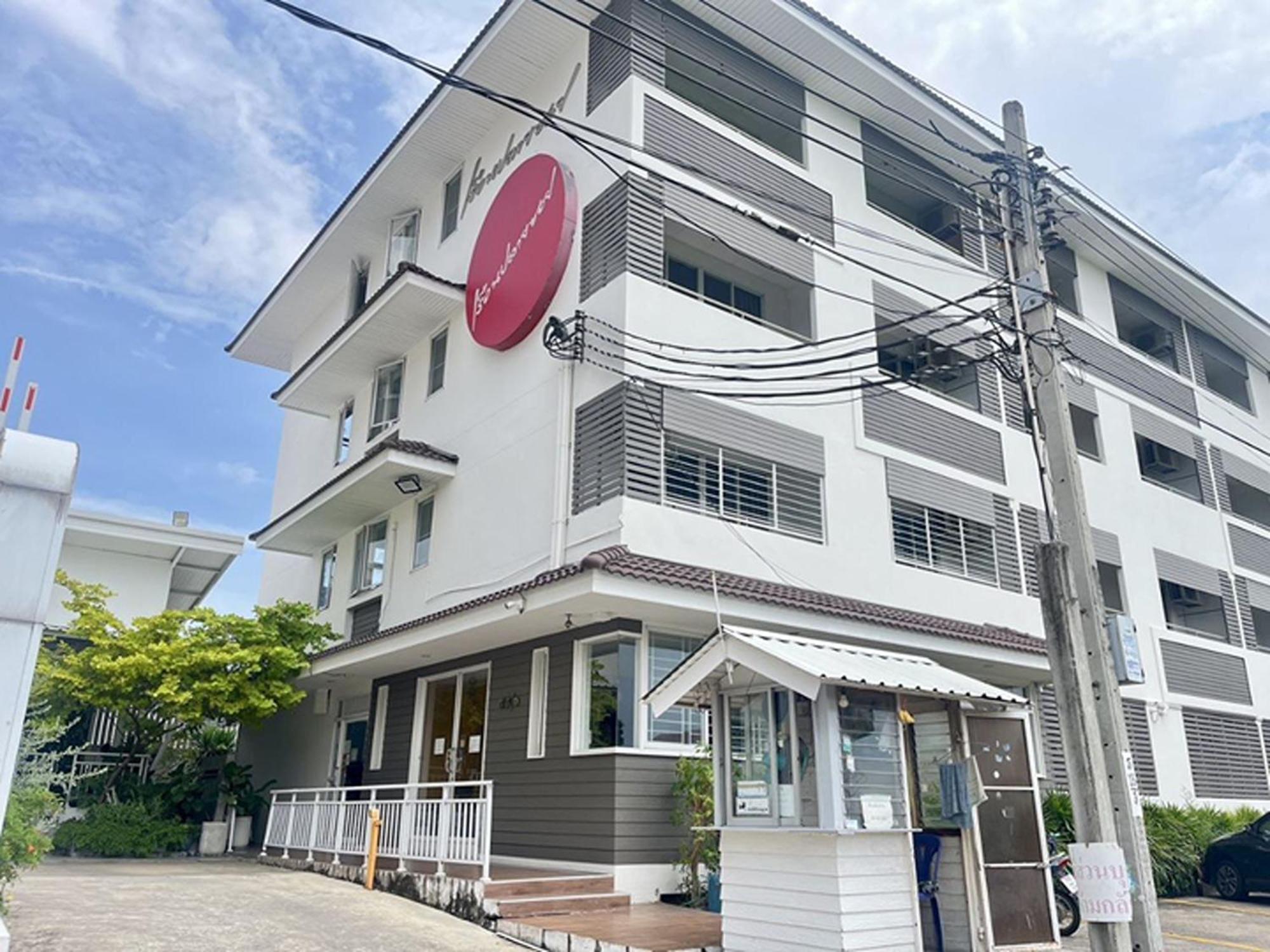 鲁安普拉索威公寓酒店 曼谷 外观 照片